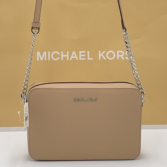Michael Kors Jet Set Item Large East West Zip Crossbody Leather Camel
NWT - Picture 12 of 16